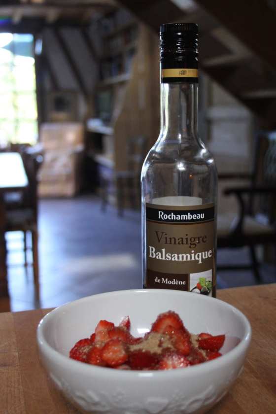 strawberries vinegar