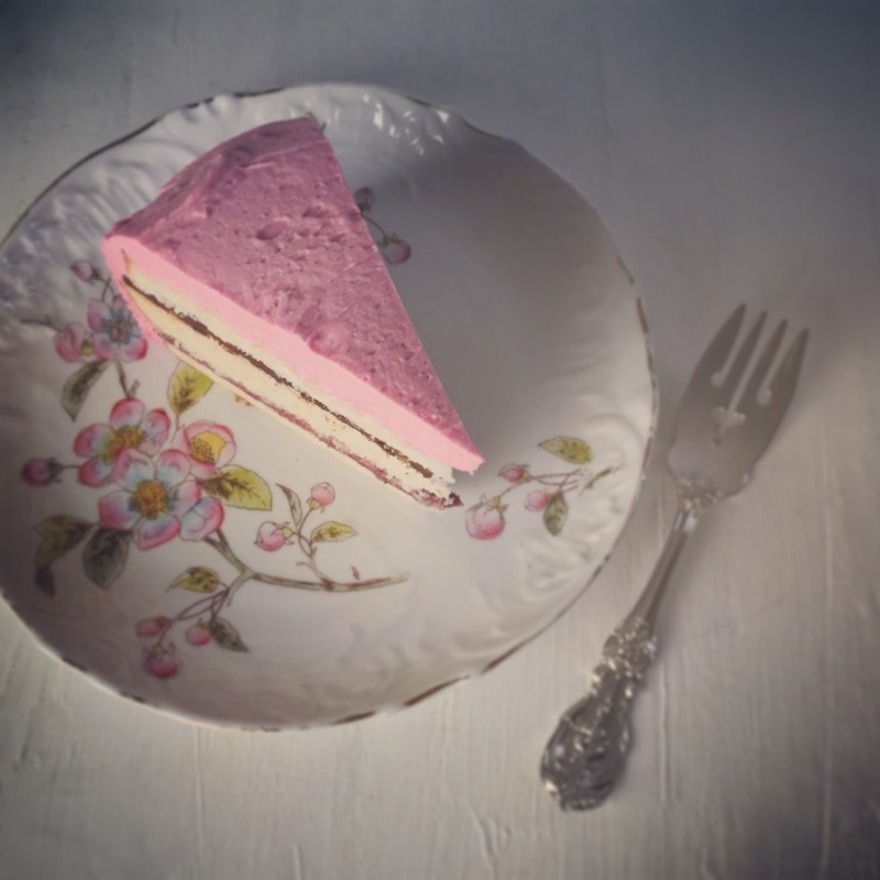 Wild blackberry cake