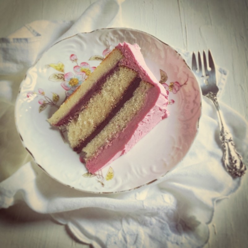 Wild blackberry cake