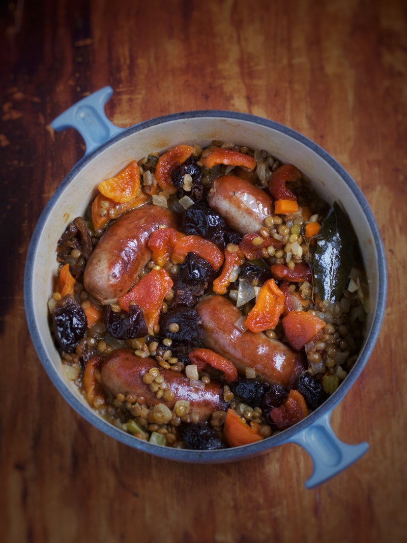 Lentils with sausages, prunes and apricots